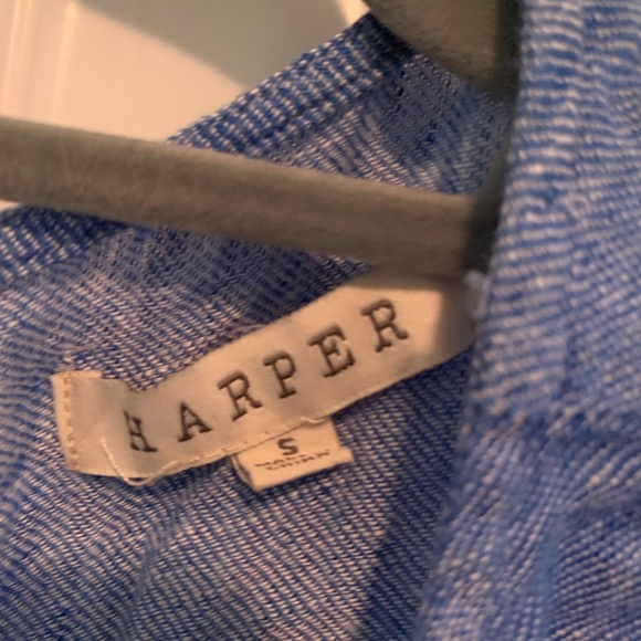 Linen chambray tank. Size Small but fits like an Extra Small. - Picture 2 of 3